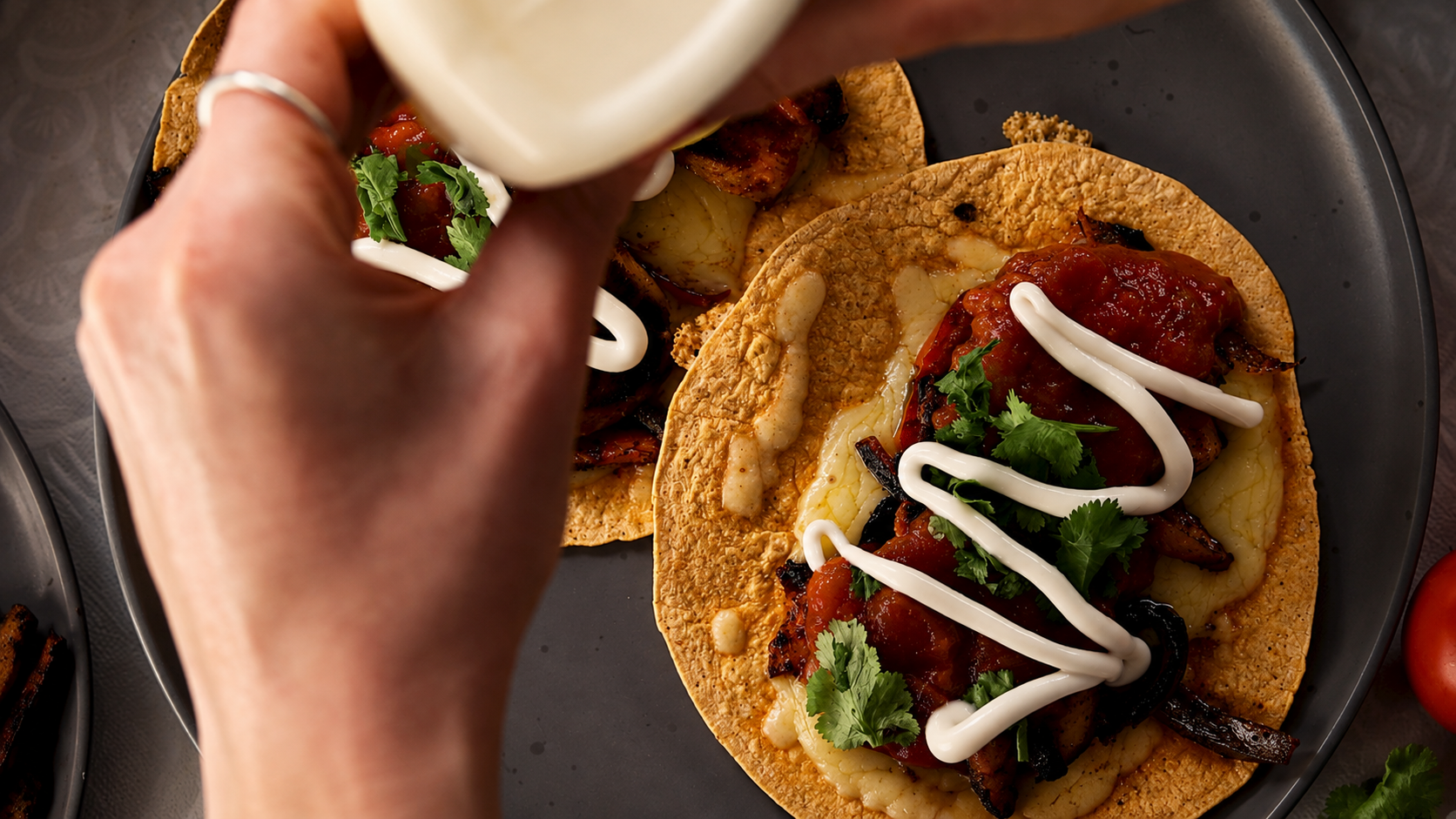 Geepas Cooking Series, Finished tacos, dressed in frame